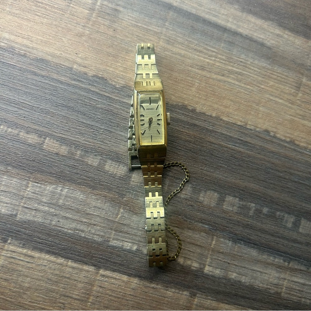 Vintage Seiko Ladies Gold Tone Rectangular Tank Watch Japan Needs Battery